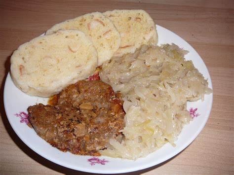 knedlo vepřo zelo anglicky|National Dish of Czech Republic Vepro Knedlo Zelo